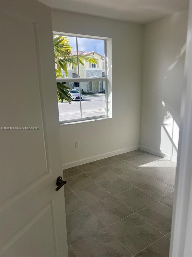 2630 SE 27th Ct in Homestead, FL - Foto de edificio - Building Photo