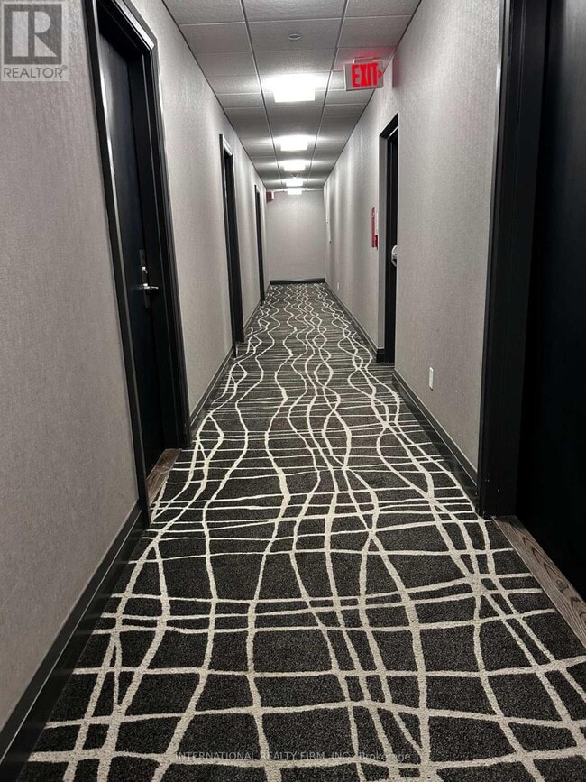 297 College St in Toronto, ON - Building Photo - Building Photo