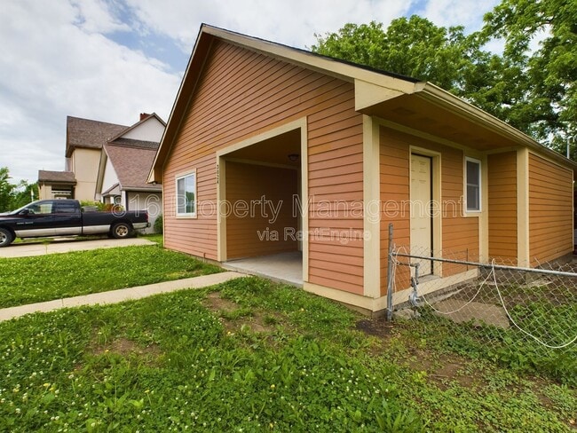 property at 3024 Flora Ave