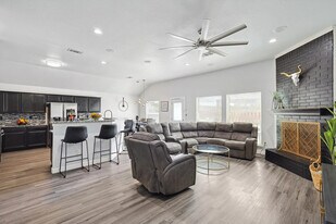 521 E Robin Ct in Desoto, TX - Building Photo