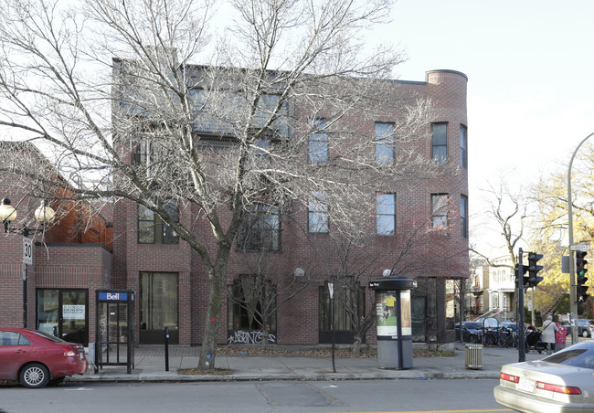 3800 Saint-Hubert in Montréal, QC - Building Photo - Building Photo