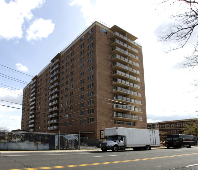 Riverview Towers in Red Bank, NJ - Building Photo - Building Photo