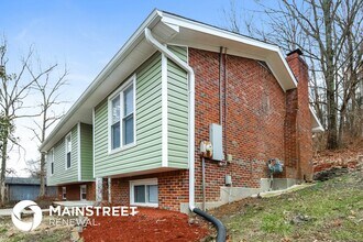 9104 Royal Oak Dr in Louisville, KY - Foto de edificio - Building Photo