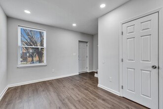 526 N Highland Ave in Baltimore, MD - Building Photo - Building Photo