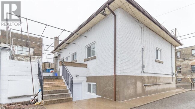 264 Hughson St. N in Hamilton, ON - Building Photo - Building Photo