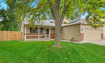 2431 Sunstone Dr in Fort Collins, CO - Building Photo