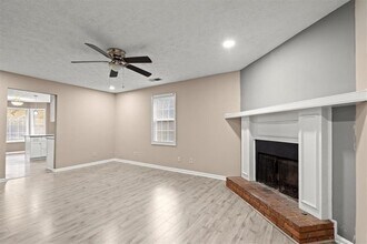 326 Farm Pl Ct NE in Woodstock, GA - Building Photo - Building Photo