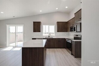 3431 W Morere Dr in Meridian, ID - Building Photo - Building Photo