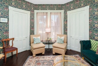 19 Palmer St in Stillwater, NY - Foto de edificio - Building Photo