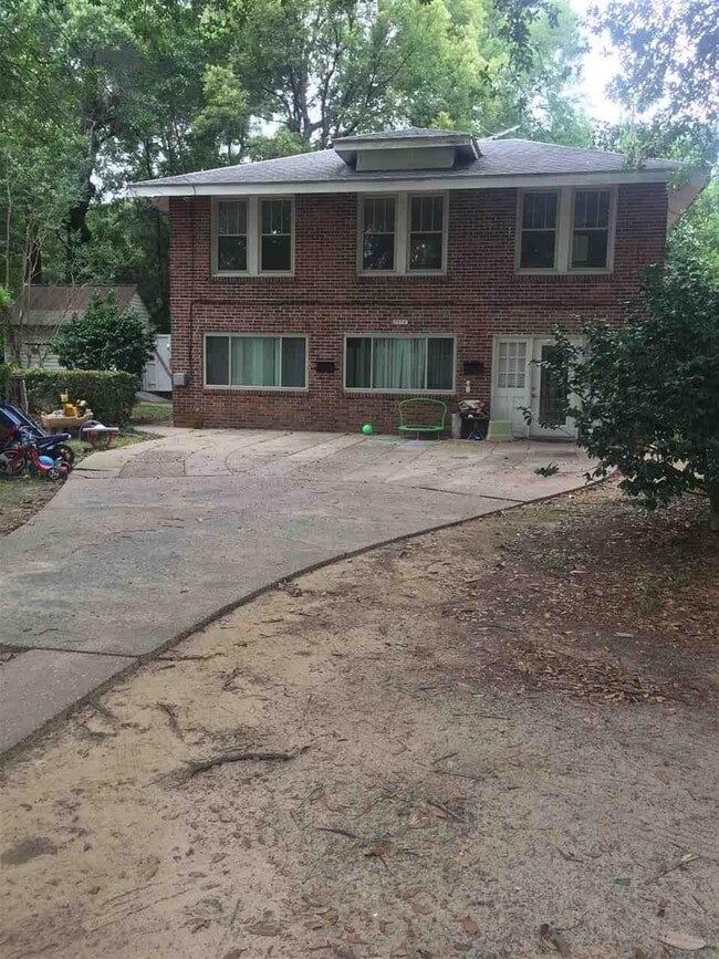 property at 1612 E Maxwell St