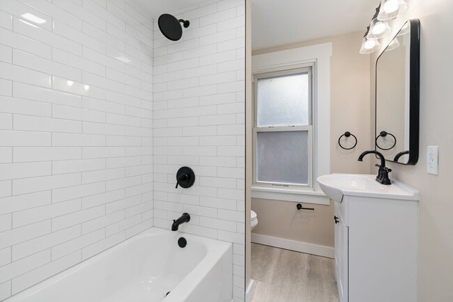 232 St Clair St in Bridgeville, PA - Foto de edificio - Building Photo