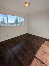 3316 Sanders Ave in Bremerton, WA - Foto de edificio - Building Photo