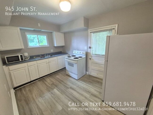 945 John St in Covington, KY - Foto de edificio - Building Photo