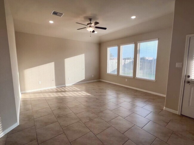 22227 Ebbets Field Dr in Spring, TX - Foto de edificio - Building Photo
