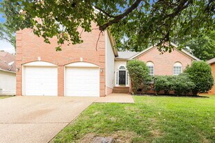 1004 Blue Mountain Ln in Nashville, TN - Building Photo