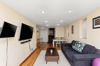 3214 N Paulina St in Chicago, IL - Foto de edificio - Building Photo
