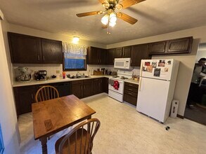 1908 Thackeray Ave NW, Unit 1908 Thackeray in Massillon, OH - Building Photo - Building Photo