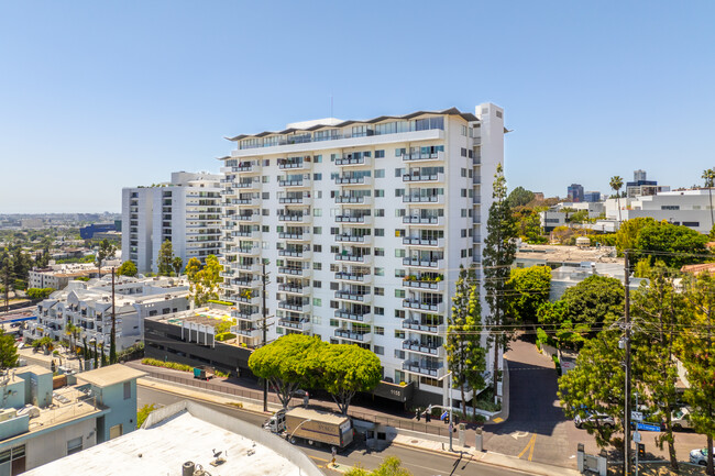 WestView Towers in West Hollywood, CA - Building Photo - Building Photo