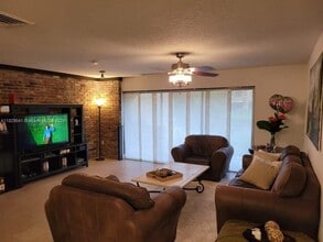 3926 Estepona Ave in Doral, FL - Building Photo - Building Photo
