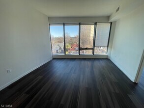 315 S Harrison St in East Orange, NJ - Building Photo - Building Photo