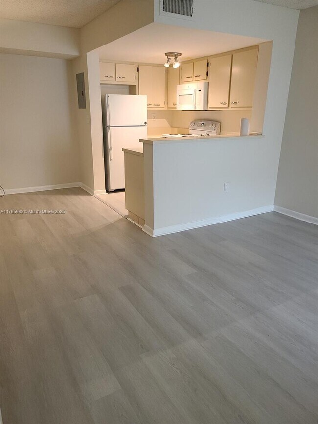 8615 NW 5th Terrace in Miami, FL - Building Photo - Building Photo