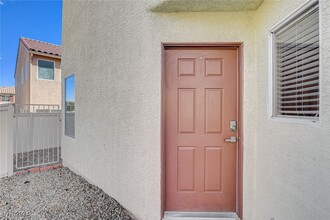 5618 Moccasin Point St in Las Vegas, NV - Building Photo - Building Photo