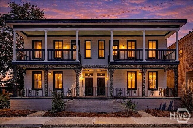 312 W 42nd St in Savannah, GA - Foto de edificio - Building Photo
