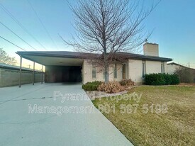 8298 Harrison Cir in Midvale, UT - Building Photo