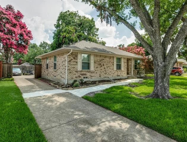 1310 Kingsbridge Dr in Garland, TX - Foto de edificio - Building Photo