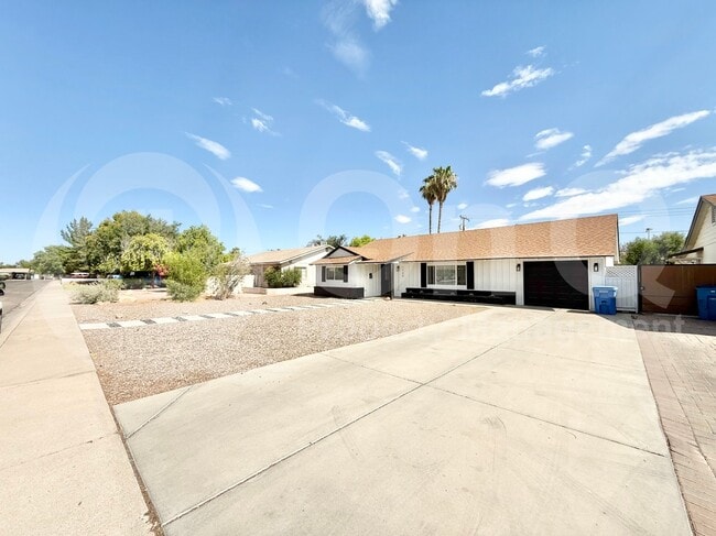 property at 1725 W Mitchell Dr