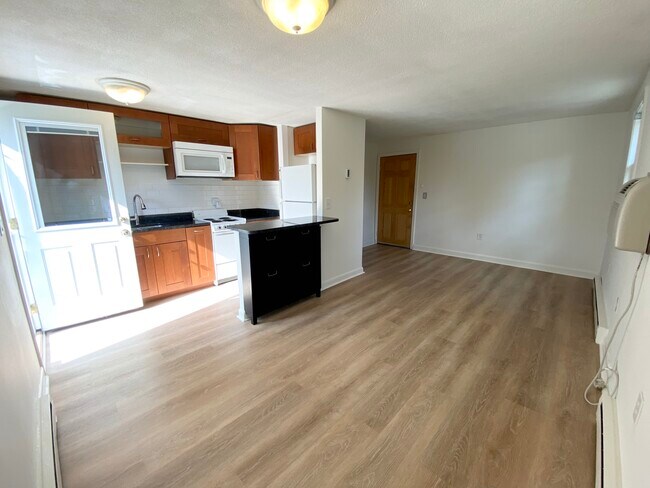 197 W Wyoming Ave, Unit 1