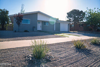 10016 Chezelle Dr-Unit -1708W in El Paso, TX - Building Photo - Building Photo