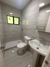 671 SW 7th St in Miami, FL - Building Photo - Building Photo