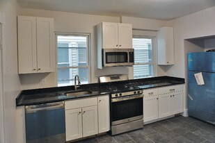 10 Clary St, Unit 2A in Cambridge, MA - Building Photo