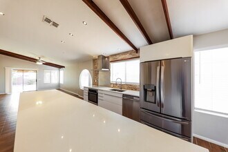 6637 W Prickly Pear Trail in Phoenix, AZ - Building Photo - Building Photo
