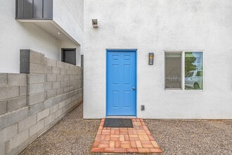 4516 N 8th Pl in Phoenix, AZ - Foto de edificio - Building Photo