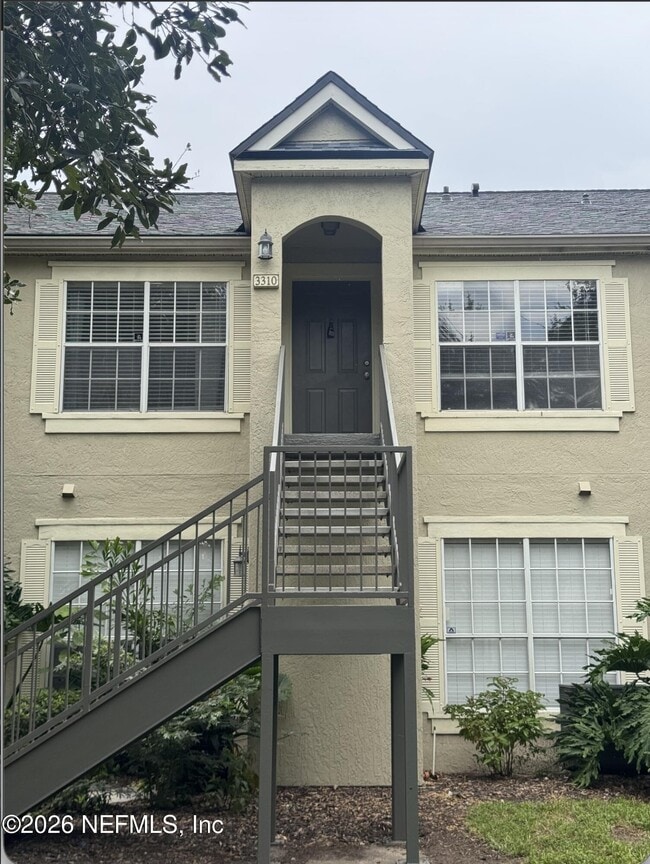 property at 13703 Richmond Park Dr N