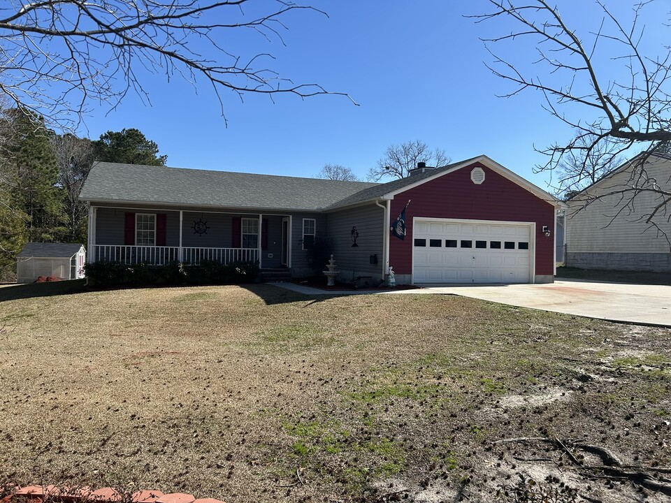 130 Fodder Dr in Hubert, NC - Building Photo