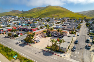 La Casa Bon Mar in Morro Bay, CA - Foto de edificio - Building Photo