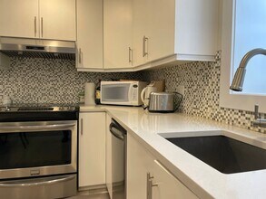 4 Bedroom 2 Bathroom Home in Halifax, NS - Building Photo - Building Photo