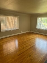 18681 Pennington Dr in Detroit, MI - Foto de edificio - Building Photo