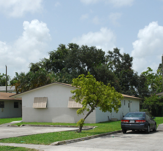 6027 Garfield St in Hollywood, FL - Foto de edificio - Building Photo