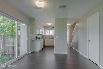 360 14th Ave S in Jacksonville Beach, FL - Building Photo - Building Photo