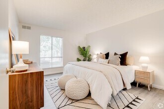 Alosta Place in Azusa, CA - Building Photo - Building Photo