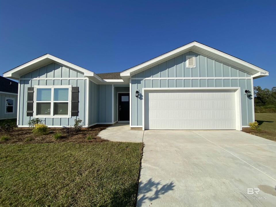 19469 Gray Horse Dr in Foley, AL - Building Photo