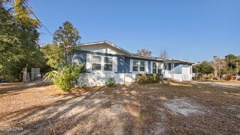 1207 Buena Vista Blvd in Panama City, FL - Building Photo
