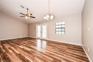 1923 NE 27th Terrace in Cape Coral, FL - Building Photo