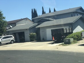 1930 Anderson Ave in Lodi, CA - Building Photo - Building Photo