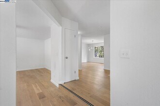 4518 Mattis Ct in Oakland, CA - Foto de edificio - Building Photo