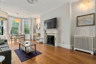 377 Commonwealth Ave in Boston, MA - Building Photo - Building Photo